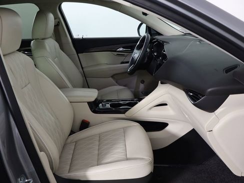 Used 2023 Buick Envision Avenir FWD image 18