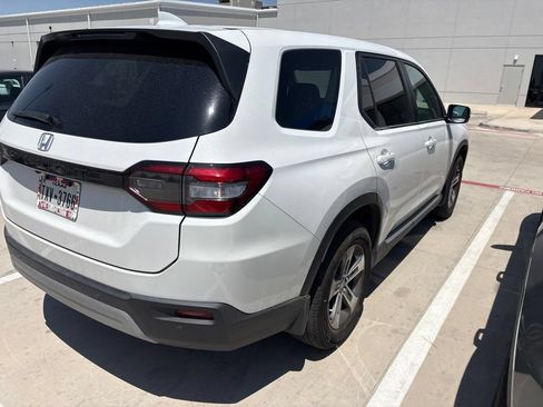 Used 2024 Honda Pilot EX-L image 10