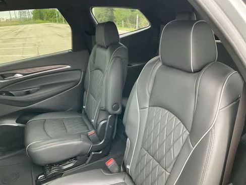 Used 2023 Buick Enclave Avenir w/ Avenir Technology Package AWD/4WD image 17
