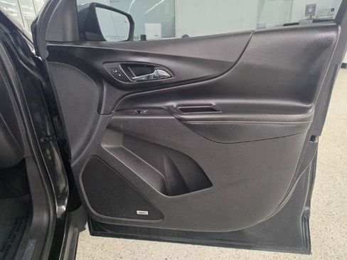 Used 2018 Chevrolet Equinox Premier FWD image 35
