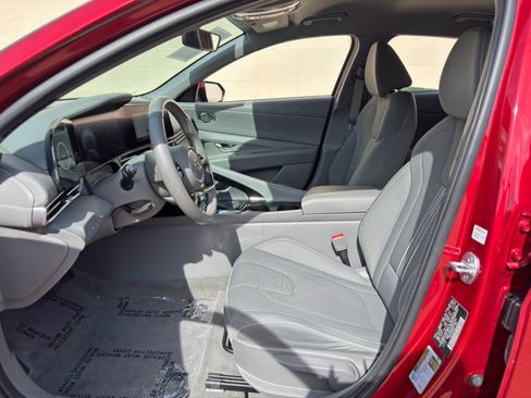 Used 2023 Hyundai Elantra SEL w/ Convenience Package image 15