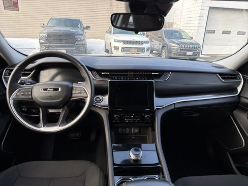 Used 2022 Jeep Grand Cherokee L Laredo w/ Luxury Tech Group I image 11