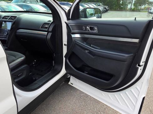 Used 2019 Ford Explorer XLT w/ Equipment Group 202A AWD/4WD image 45