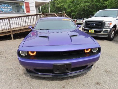 Used 2019 Dodge Challenger SXT w/ Blacktop Package RWD image 3