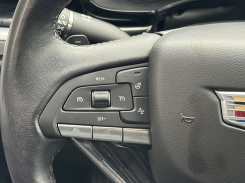 Used 2025 Cadillac XT6 Premium Luxury image 29