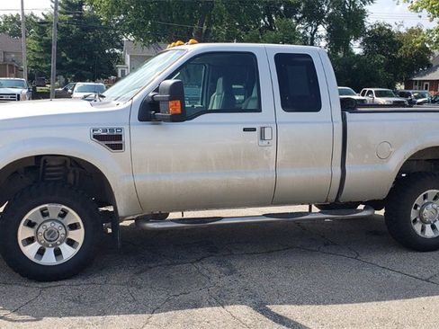 Used 2010 Ford F350 Lariat image 3