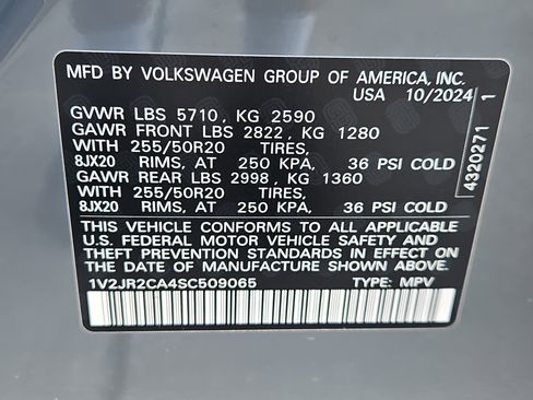 Certified 2025 Volkswagen Atlas SE image 28