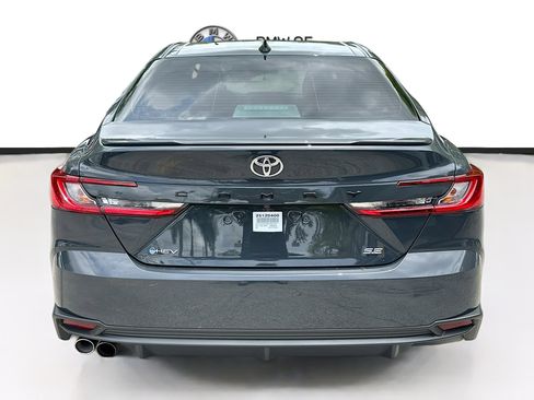 Used 2025 Toyota Camry SE w/ Convenience Package FWD image 6