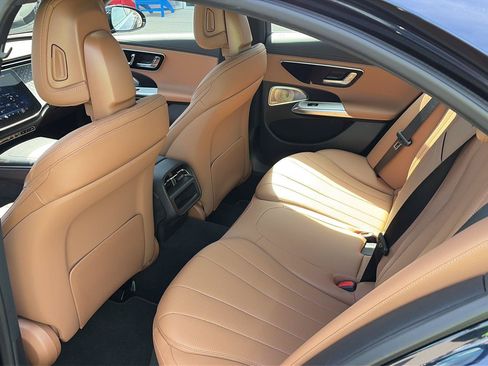 Used 2026 Mercedes-Benz E 350 4MATIC Sedan image 6
