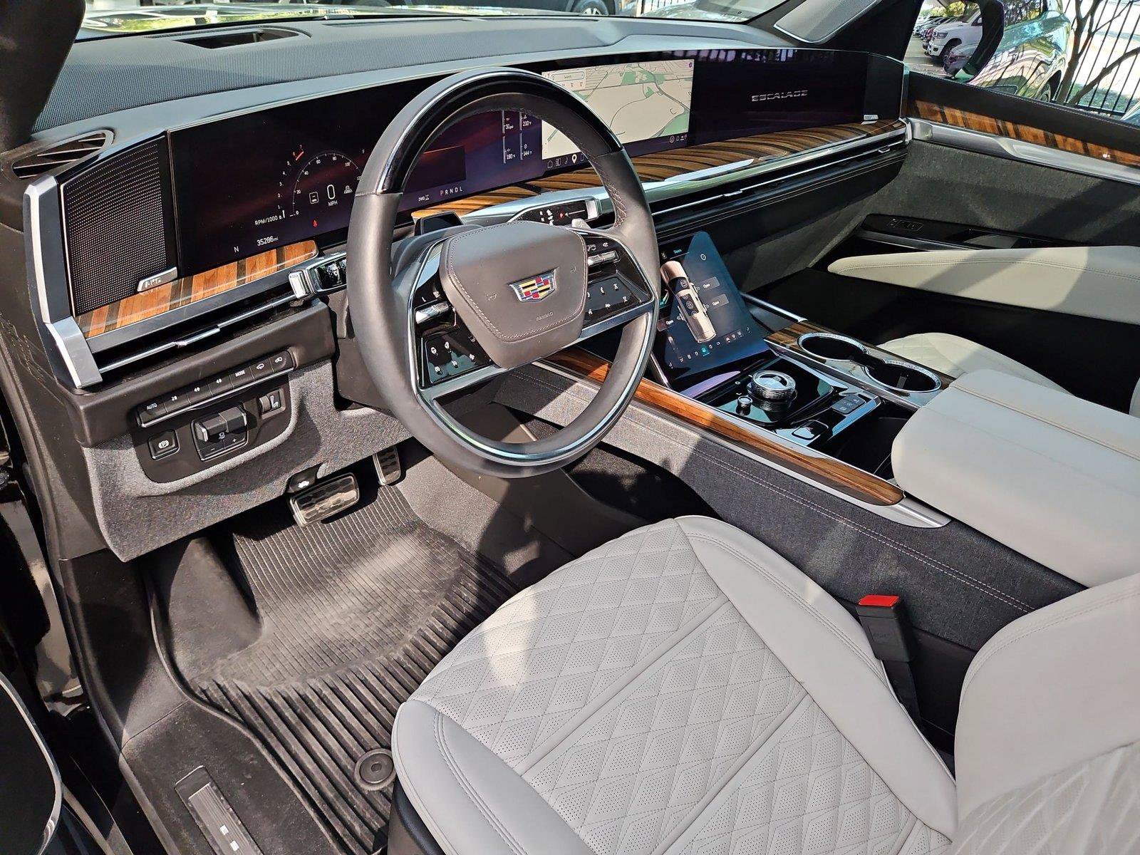 Used 2025 Cadillac Escalade Sport Platinum AWD/4WD image 10