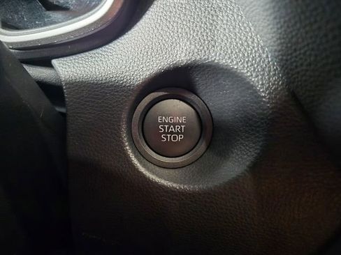 Certified 2025 Toyota Corolla Cross XLE FWD image 23