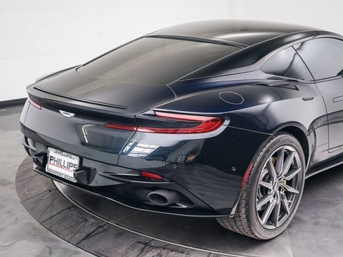Used 2017 Aston Martin DB11 V12 RWD image 5