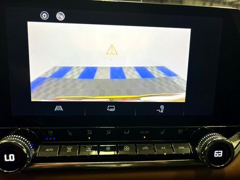 Used 2023 GMC Canyon AT4 w/ AT4 Premium Package image 18