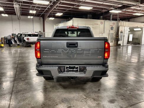 Used 2022 Chevrolet Colorado LT w/ LT Convenience Package image 7