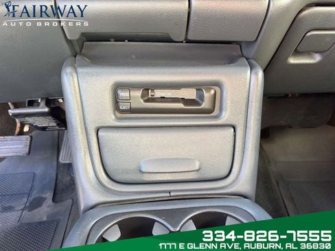 Used 2001 Chevrolet Silverado 3500 LS w/ Off-Road Skid Plate Pkg image 21
