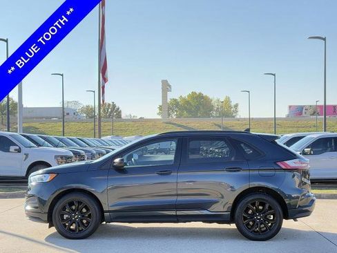 Certified 2023 Ford Edge SE w/ Black Appearance Package image 3
