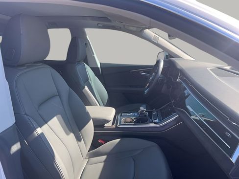 Used 2021 Audi Q8 Premium Plus w/ Premium Plus Package image 15