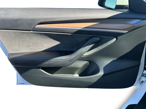 Used 2023 Tesla Model 3 Performance image 17