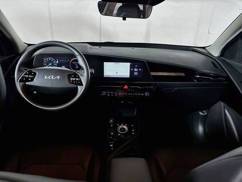 Certified 2023 Kia Niro Wind FWD image 13