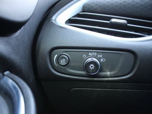 Used 2022 Chevrolet Malibu LT image 13