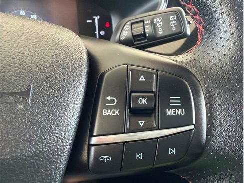 Used 2025 Ford Escape ST-Line AWD/4WD image 18