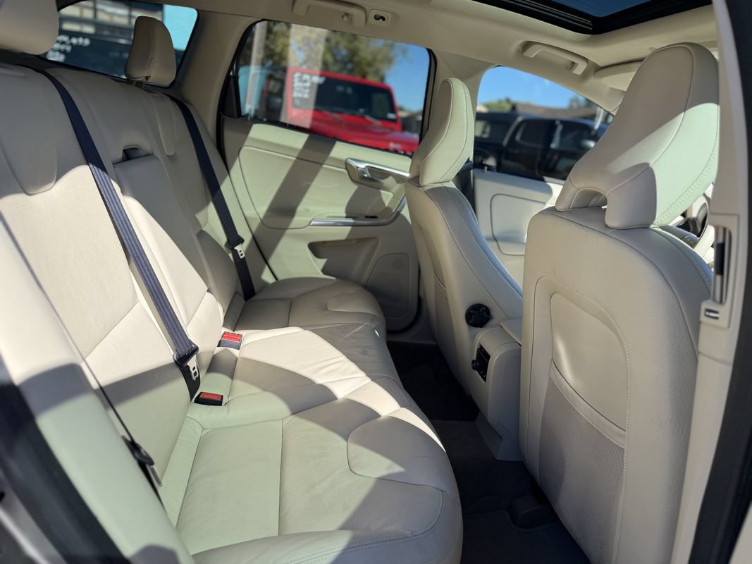 Used 2013 Volvo XC60 T6 AWD/4WD image 10
