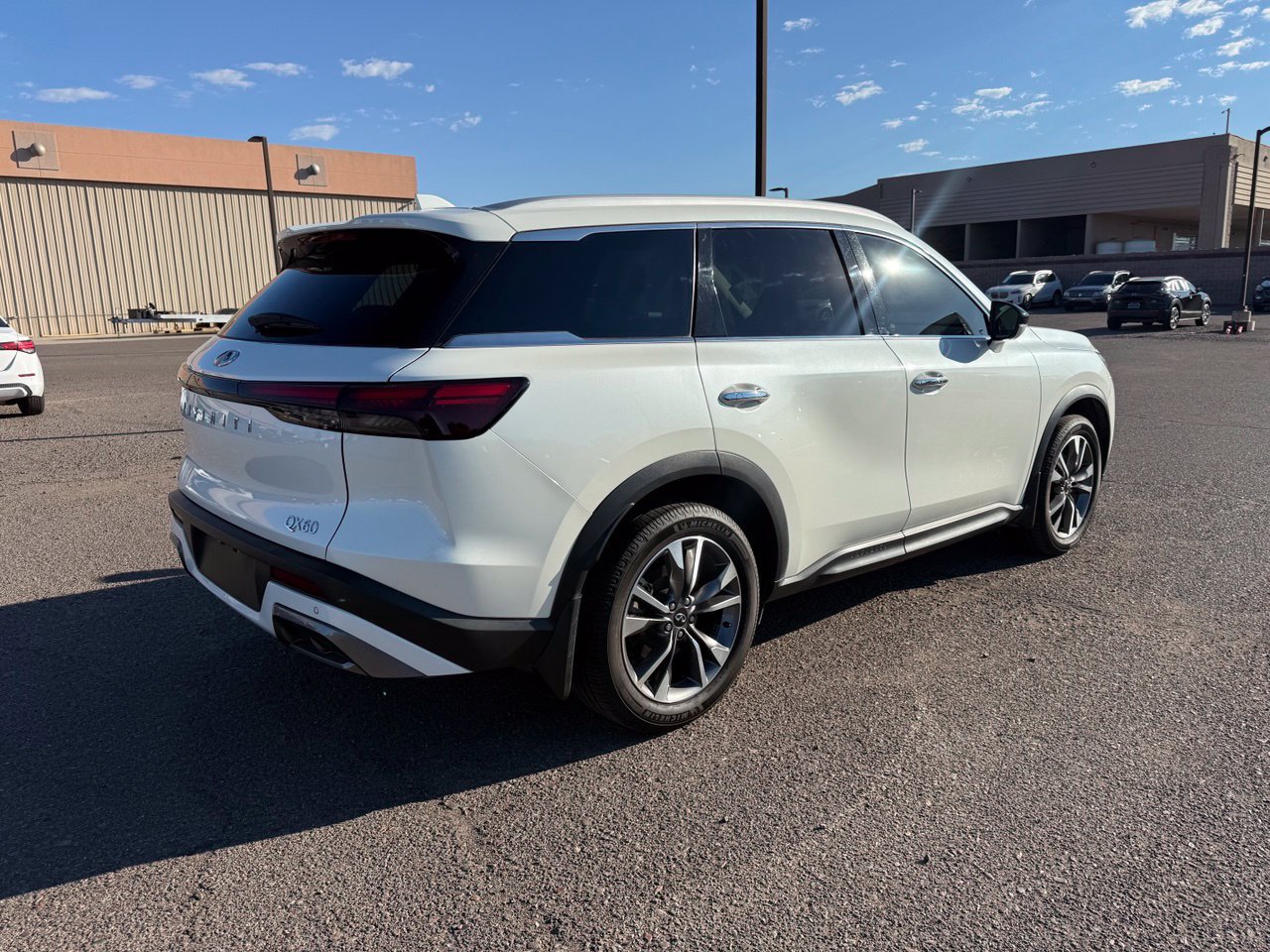 Used 2022 INFINITI QX60 Luxe w/ Cargo Package FWD image 5