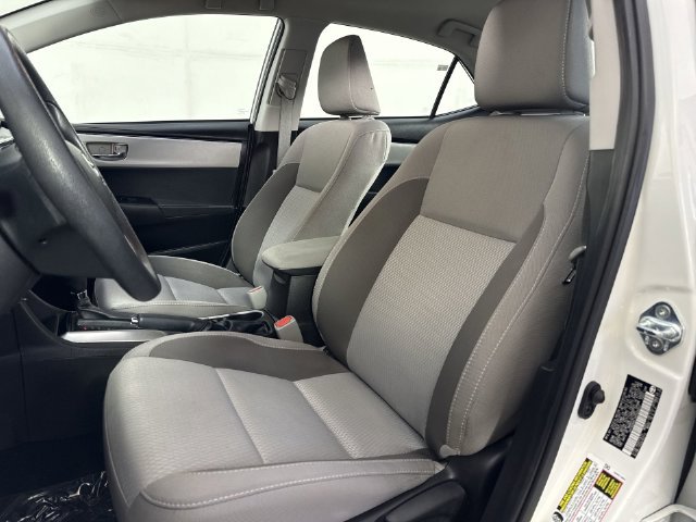 Used 2017 Toyota Corolla LE w/ Carpet Mat Package (TMS) FWD image 18