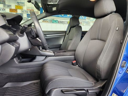 Used 2018 Honda Civic Sport image 4