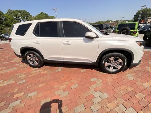 Certified 2025 Honda Pilot EX-L image 37