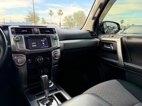 Used 2016 Toyota 4Runner SR5 AWD/4WD image 21