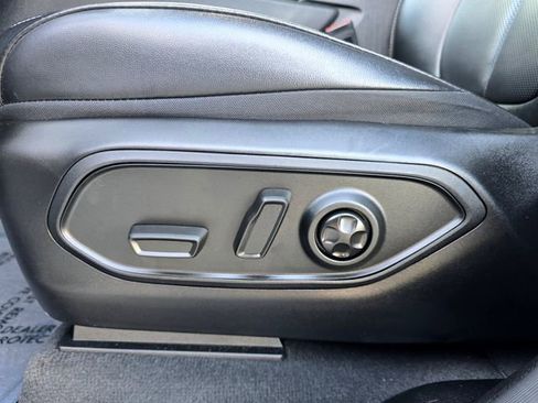 Certified 2024 Jeep Grand Cherokee L Limited w/ Luxury Tech Group II image 19