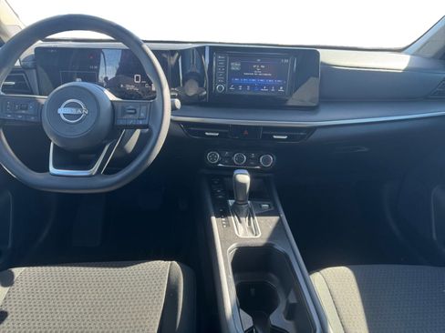 Used 2025 Nissan Kicks S image 12