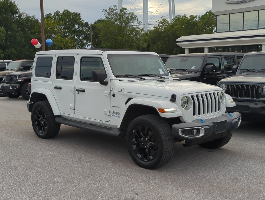 Used 2022 Jeep Wrangler Unlimited Sahara AWD/4WD image 8