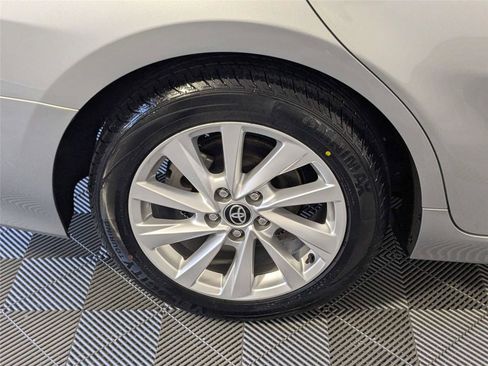 Used 2024 Toyota Camry LE FWD image 9