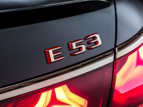 New 2026 Mercedes-Benz E 53 AMG e 4MATIC Sedan image 9