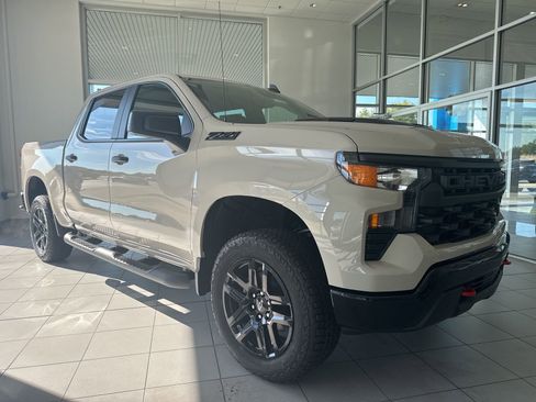 New 2026 Chevrolet Silverado 1500 Custom Trail Boss w/ LPO, Dark Essentials Package image 3