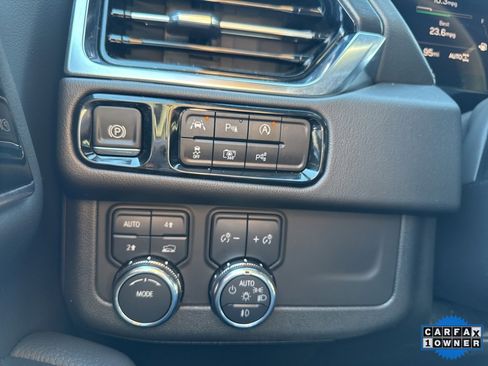 Used 2025 GMC Yukon Denali image 36