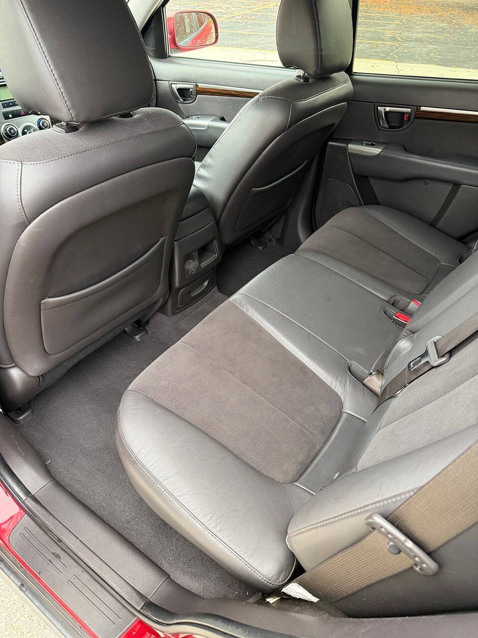 Used 2010 Hyundai Santa Fe SE FWD image 21