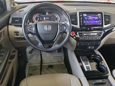 Used 2016 Honda Pilot Touring image 14