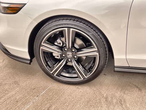 Used 2026 Honda Accord SE image 9
