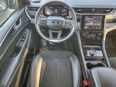 Used 2023 Jeep Grand Cherokee L Laredo image 10