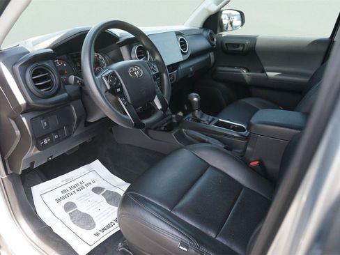 Used 2022 Toyota Tacoma SR AWD/4WD image 8