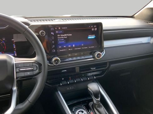 Used 2023 Chevrolet Colorado LT AWD/4WD image 7