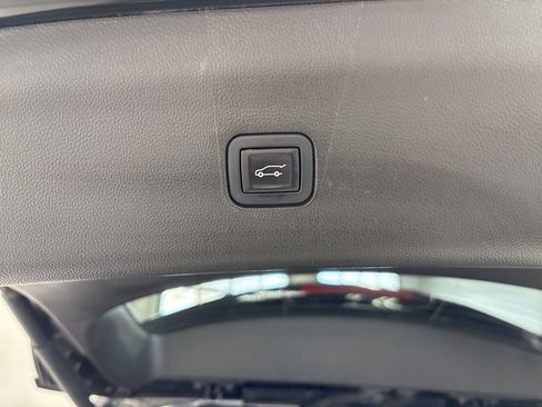 Used 2020 Buick Enclave Essence w/ Sport Touring Edition image 37