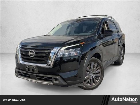 Certified 2024 Nissan Pathfinder SL w/ SL Premium Package image 1