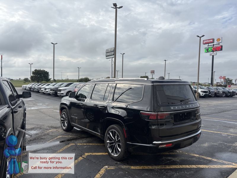 Used 2024 Jeep Wagoneer Series III w/ Premium Group I AWD/4WD image 3