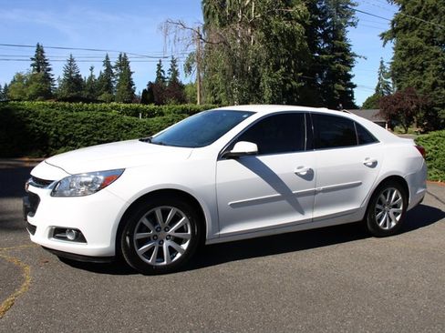 Used 2015 Chevrolet Malibu LT FWD image 1