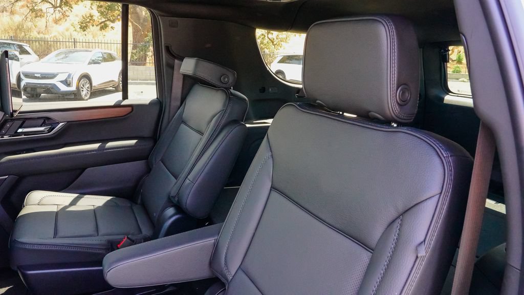 New 2026 GMC Yukon XL Denali w/ Denali Reserve Package AWD/4WD image 11