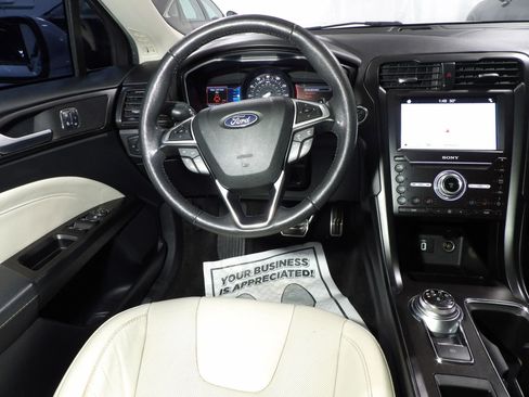 Used 2018 Ford Fusion Titanium image 13